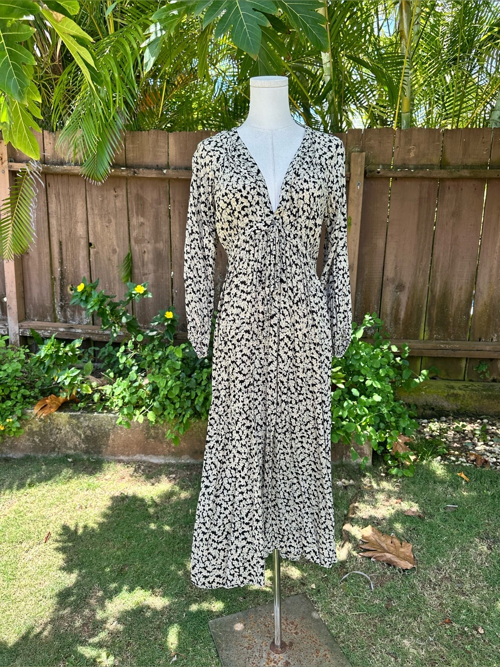 Lilya Boho Floral Print Midi Dress Size M